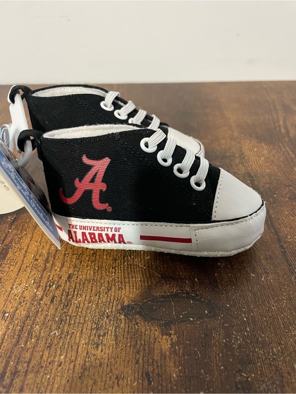 The University of Alabama Crimson Tide Canvas Baby pre-walkers size 0-6 months